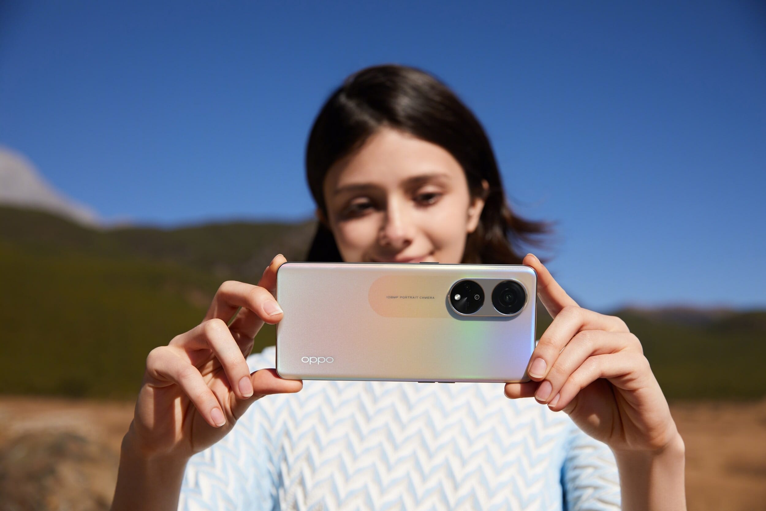 OPPO Reno8 T in Sunrise Gold